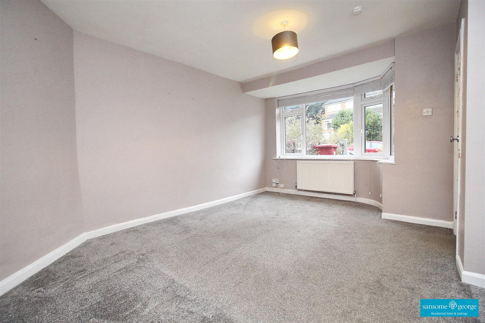 3 bed property in Thirlmere Avenue, Reading